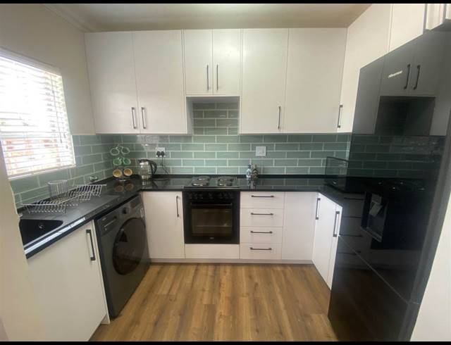 3 BEDROOM TOWNHOUSE FOR SALE IN FARRARMERE